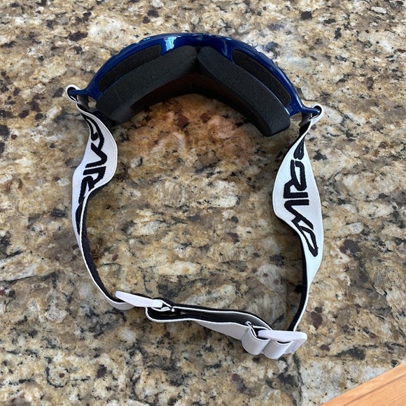 BRIKO Kids Goggles 🥽🏂🎿⛷️❄️ - Picture 4 of 4